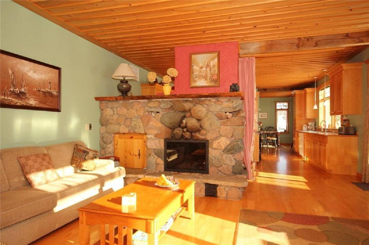 Sharbot Lake Rock Hill Bed & Breakfast מראה חיצוני תמונה