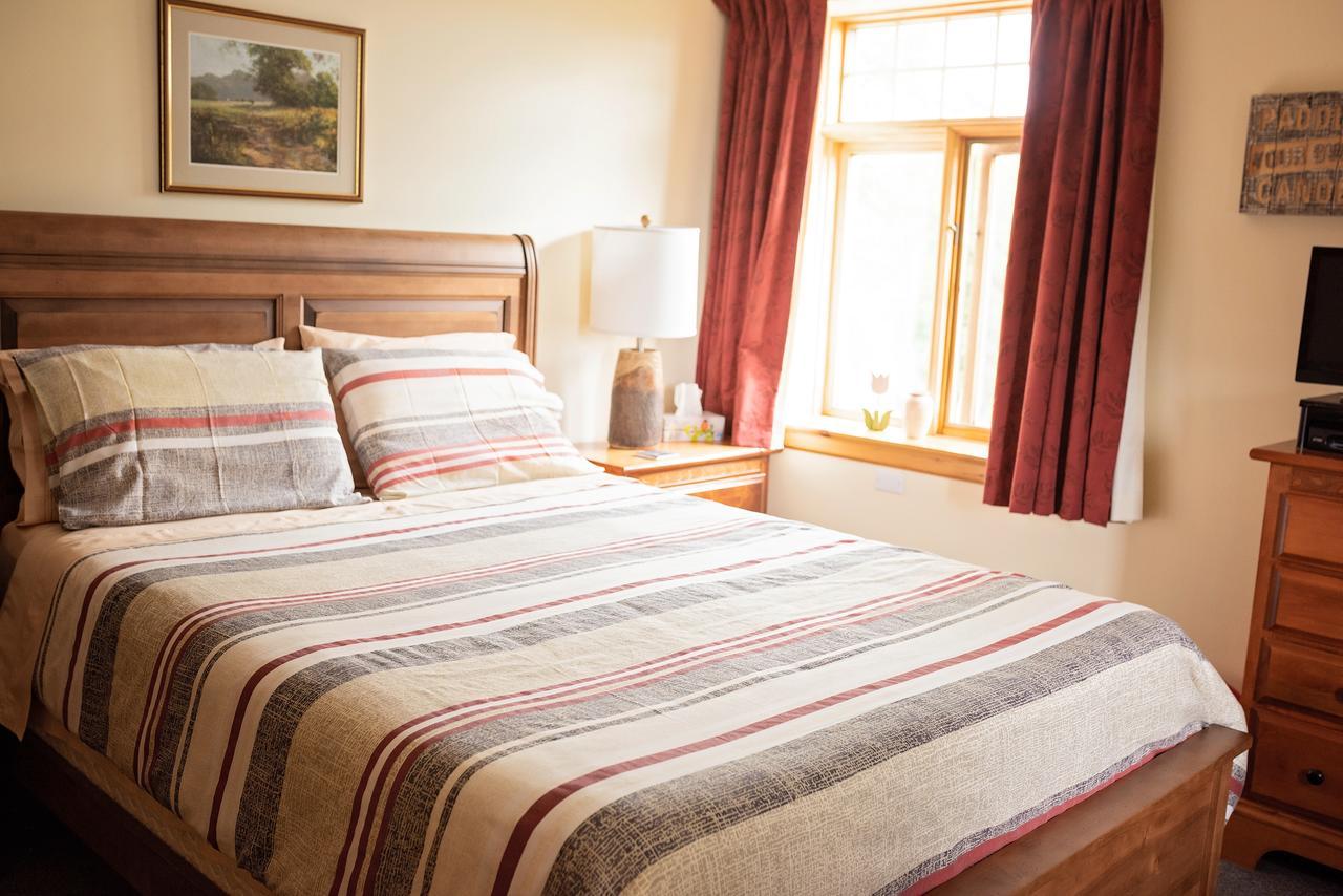 Sharbot Lake Rock Hill Bed & Breakfast מראה חיצוני תמונה